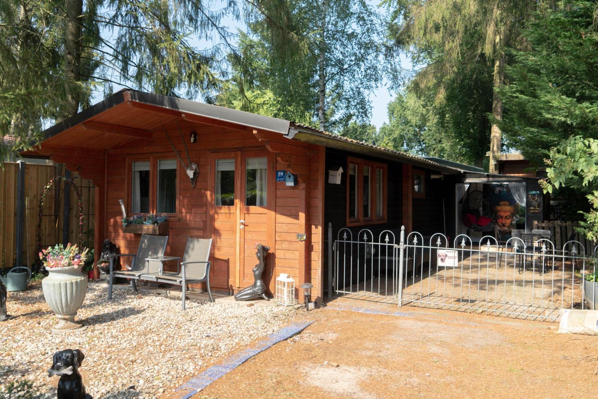 Chalet Op Een Rustig Park In De Natuur بوتِنْ المظهر الخارجي الصورة